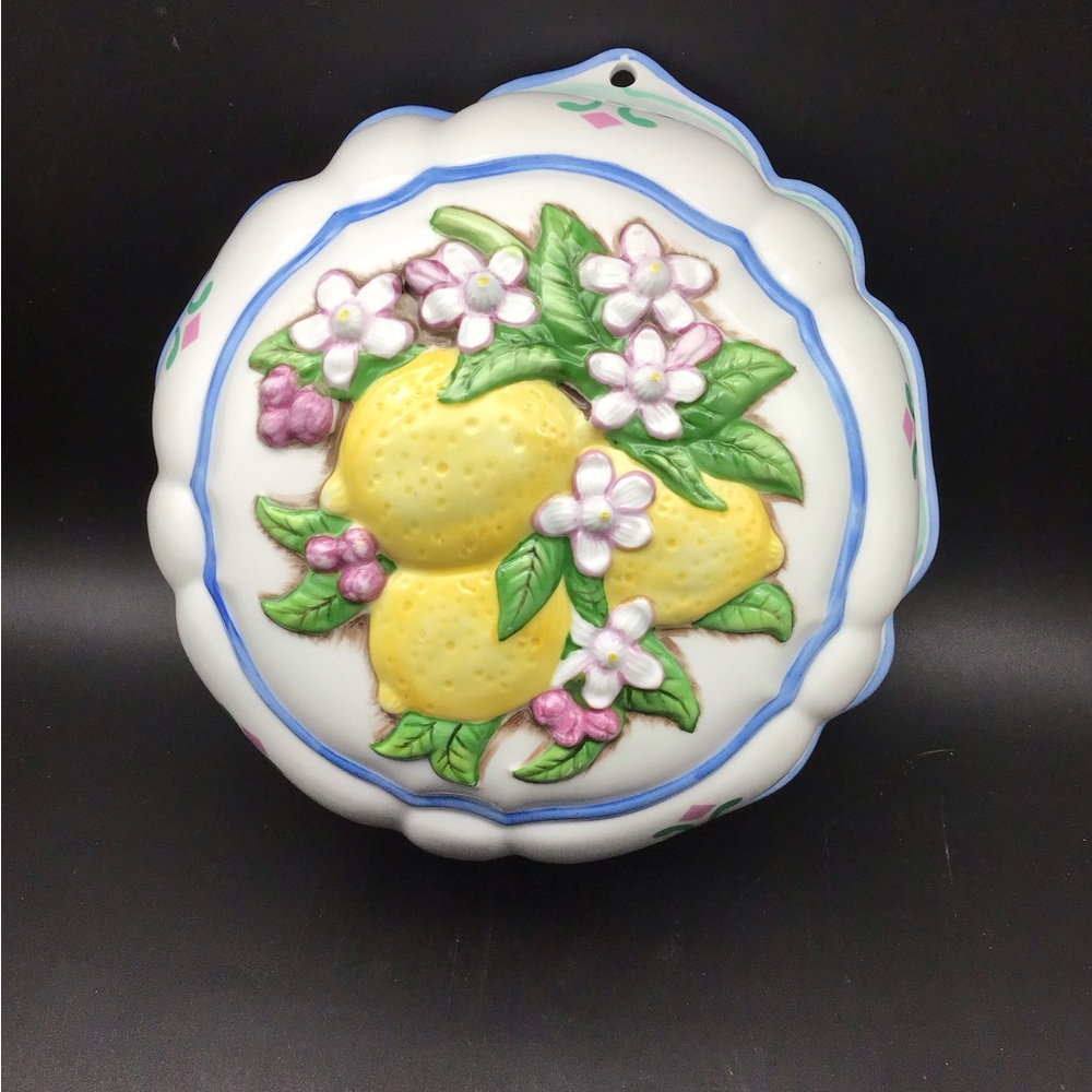 COPY - Vintage Franklin Mint Porcelain Jello Mould wall hanging